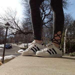 Adidas superstars youth 4